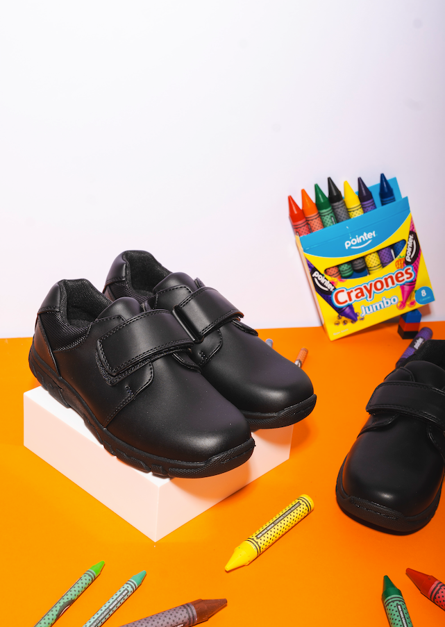 Regala un zapato escolar para un niño/a de la Fundación La Merced